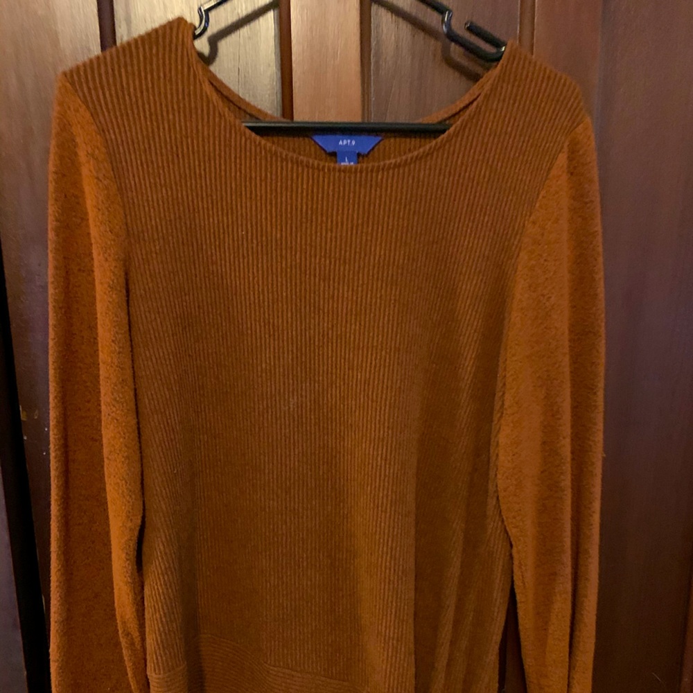 Lightweight sweater